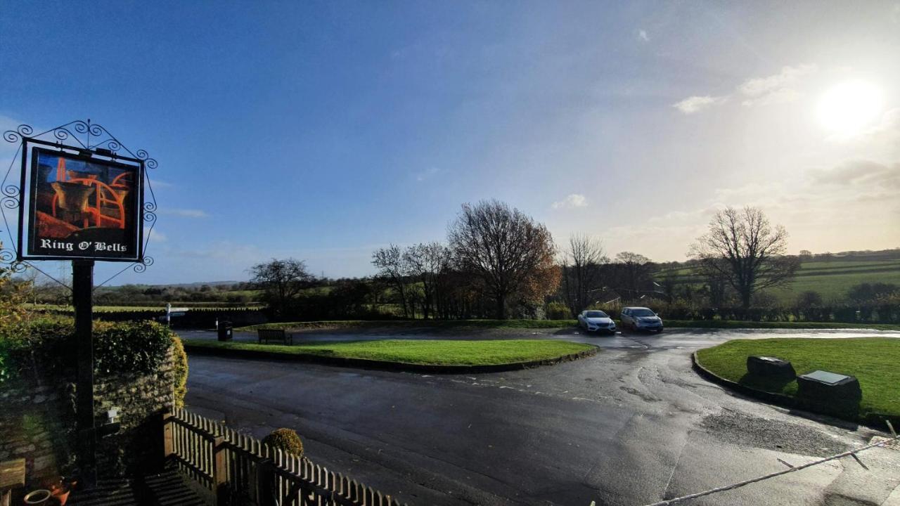 Отель Ring O Bells Hinton Blewett Litton  Экстерьер фото