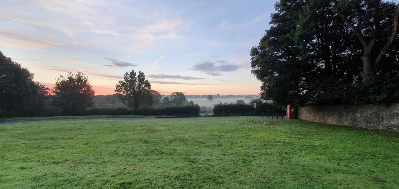 Отель Ring O Bells Hinton Blewett Litton  Экстерьер фото